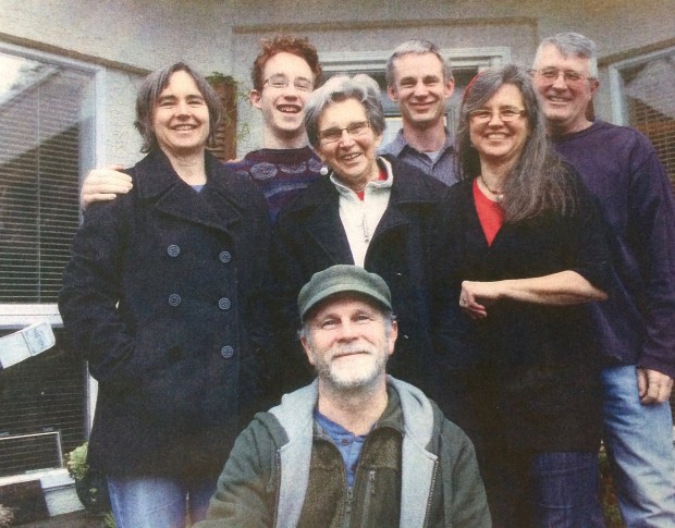 Lee Evans with her daughters Peggy and Carol 